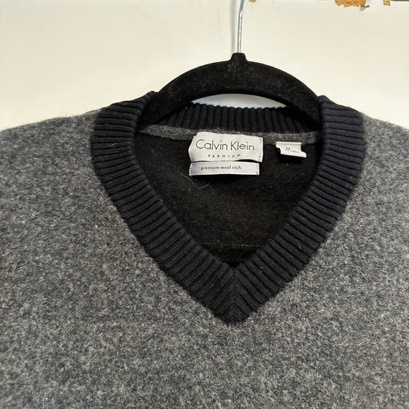 Men’s Medium Calvin Klein Premium Woolrich 100% Wool Sweater. Dark & Light Grey. - Picture 14 of 16
